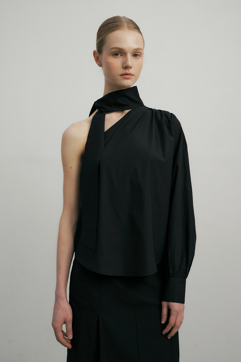 Silk one shoulder tie blouse (black)